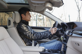 2014款奔驰E400L运动豪华型试驾实拍