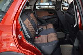 2013款铃木天语SX4酷锐1.6L手动灵动型