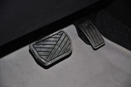 2013款铃木天语SX4酷锐1.6L手动灵动型