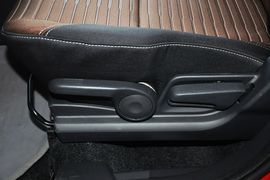 2013款铃木天语SX4酷锐1.6L手动灵动型