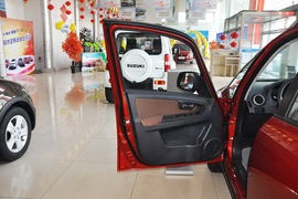 2013款铃木天语SX4酷锐1.6L手动灵动型