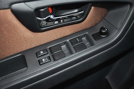 2013款铃木天语SX4酷锐1.6L手动灵动型