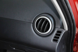 2013款铃木天语SX4酷锐1.6L手动灵动型