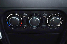 2013款铃木天语SX4酷锐1.6L手动灵动型