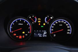 2013款铃木天语SX4酷锐1.6L手动灵动型