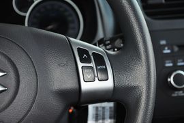 2013款铃木天语SX4酷锐1.6L手动灵动型