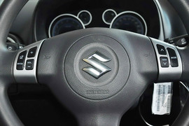 2013款铃木天语SX4酷锐1.6L手动灵动型