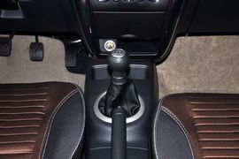 2013款铃木天语SX4酷锐1.6L手动灵动型