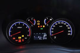 2013款铃木天语SX4酷锐1.6L手动灵动型