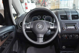 2013款铃木天语SX4酷锐1.6L手动灵动型
