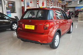 2013款铃木天语SX4酷锐1.6L手动灵动型
