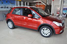 2013款铃木天语SX4酷锐1.6L手动灵动型