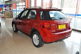 2013款铃木天语SX4酷锐1.6L手动灵动型