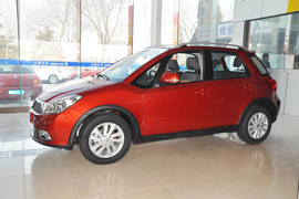 2013款铃木天语SX4酷锐1.6L手动灵动型