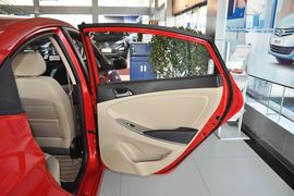 2014款现代瑞纳三厢1.4L