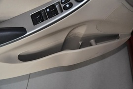 2014款现代瑞纳三厢1.4L