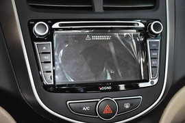 2014款现代瑞纳三厢1.4L