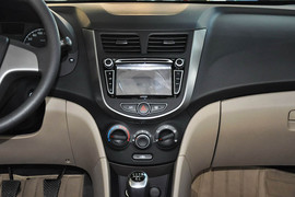 2014款现代瑞纳三厢1.4L