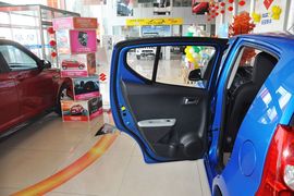 2013款铃木奥拓1.0L自动豪华型