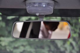 2013款铃木奥拓1.0L自动豪华型