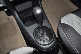 2013款铃木奥拓1.0L自动豪华型