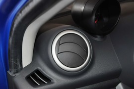 2013款铃木奥拓1.0L自动豪华型