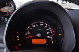 2013款铃木奥拓1.0L自动豪华型