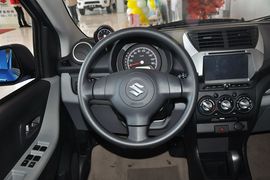 2013款铃木奥拓1.0L自动豪华型