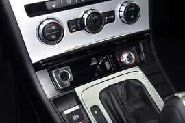 2013款大众迈腾1.8TSI