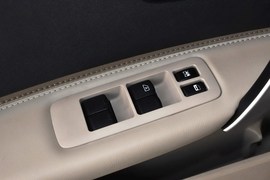 2012款日产逍客2.0XV