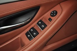 2014款宝马520i典雅型
