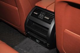 2014款宝马520i典雅型