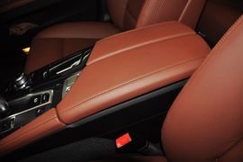 2014款宝马520i典雅型