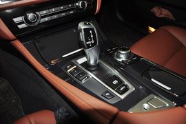 2014款宝马520i典雅型