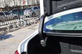 2014款比亚迪秦1.5T旗舰型