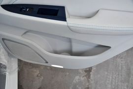 2014款比亚迪秦1.5T旗舰型