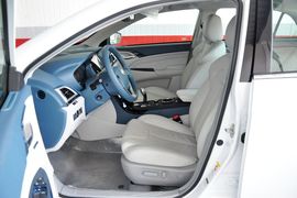 2014款比亚迪秦1.5T旗舰型