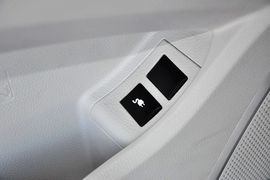 2014款比亚迪秦1.5T旗舰型