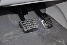 2014款比亚迪秦1.5T旗舰型