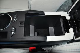 2014款比亚迪秦1.5T旗舰型