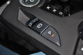 2014款比亚迪秦1.5T旗舰型