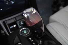 2014款比亚迪秦1.5T旗舰型