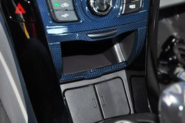 2014款比亚迪秦1.5T旗舰型