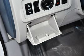 2014款比亚迪秦1.5T旗舰型