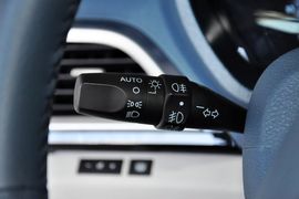 2014款比亚迪秦1.5T旗舰型