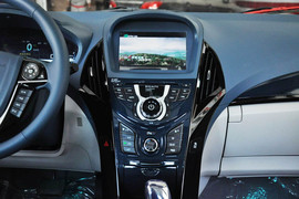 2014款比亚迪秦1.5T旗舰型