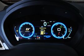 2014款比亚迪秦1.5T旗舰型