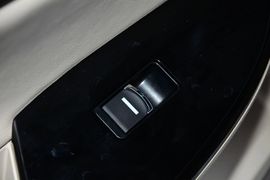 2013款比亚迪速锐1.5L手动豪华型