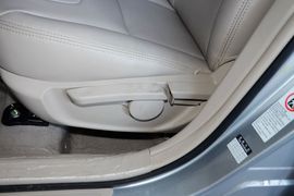 2013款比亚迪速锐1.5L手动豪华型