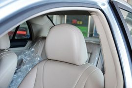 2013款比亚迪速锐1.5L手动豪华型